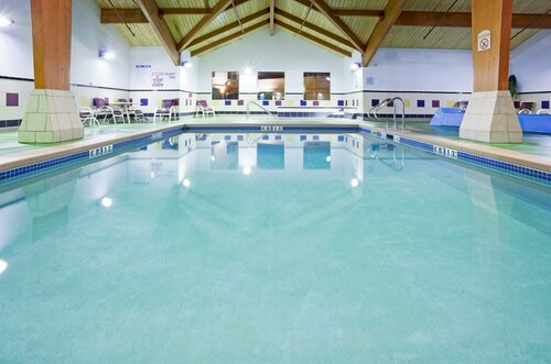 Гостиница Holiday Inn & Conference Center Marshfield, an Ihg Hotel в Маршфилде