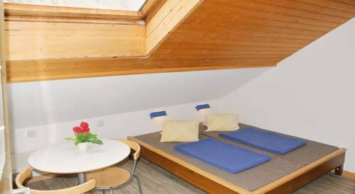 Гостиница Camping Jungfrau - Holiday Park в Лаутербруннене