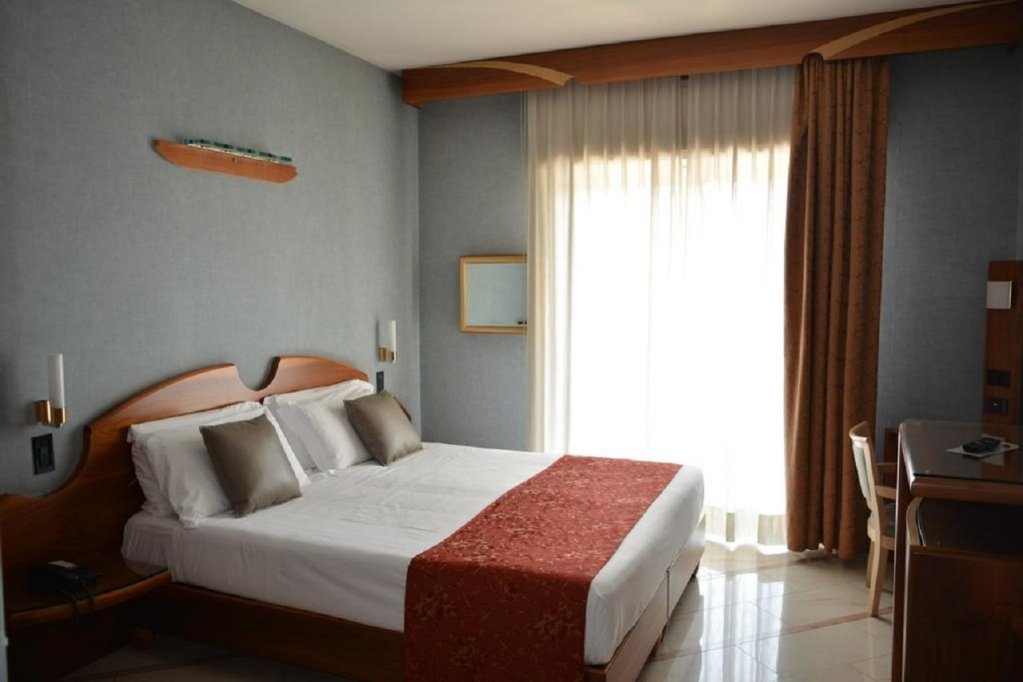 Фото Hotel Sunflower