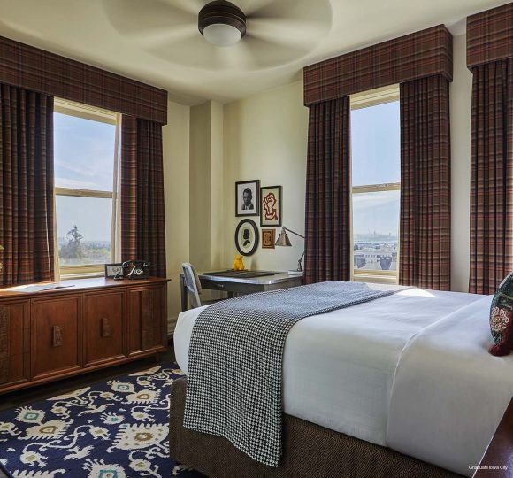 Фото Graduate Iowa City