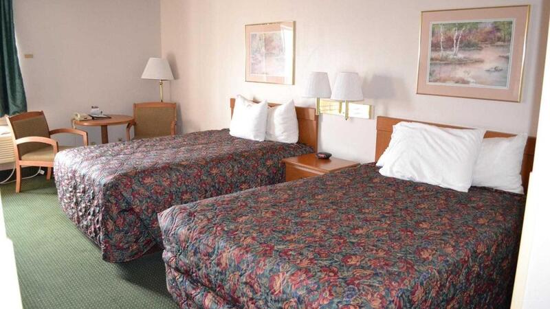 Фото Countryside Inn & Suites