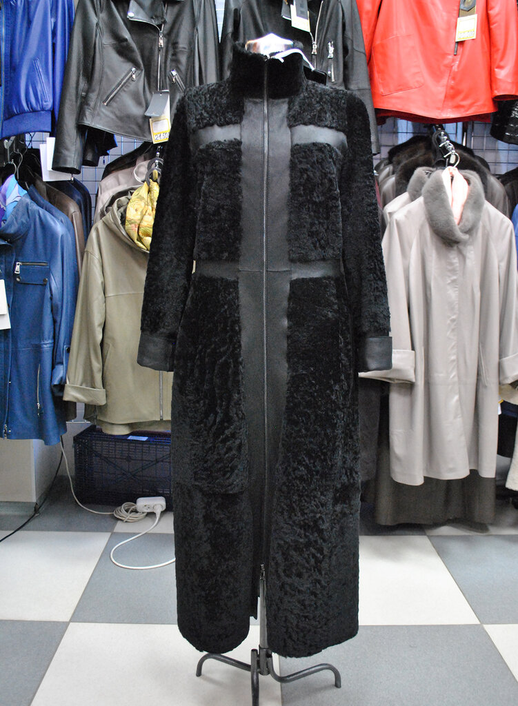 Fur and leather shop El Chic, leather and sheepskin coat, Obninsk, photo