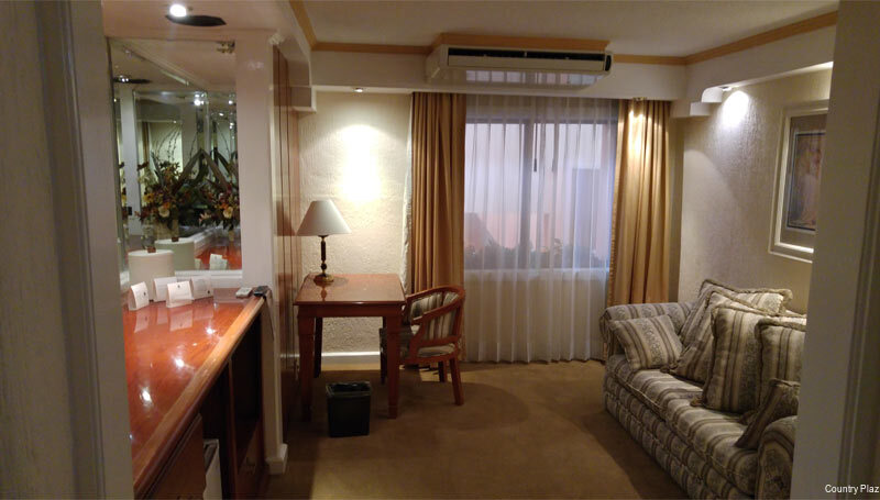 Фото Country Plaza