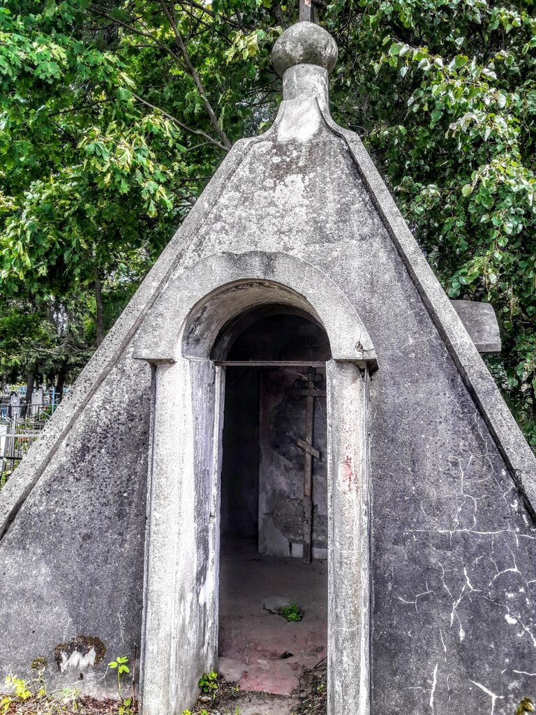 Chapel, memorial cross Chasovnya kladbishchenskaya V Peremyshle, Kaluga Oblast, photo