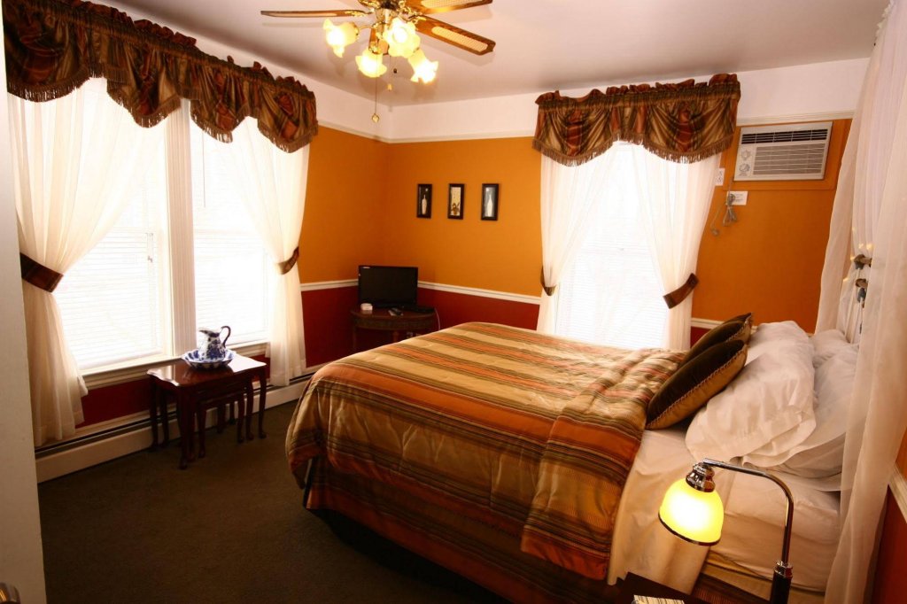 Фото Come From Away B&b Inn