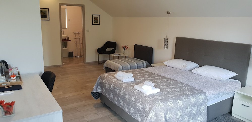 Фото Ke-to Zagreb Airport Rooms