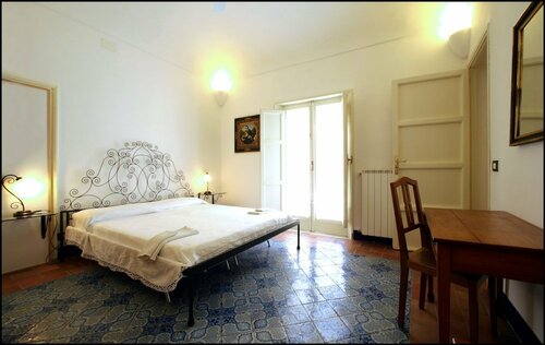 Гостиница Novecento Bed and Breakfast в Трапани