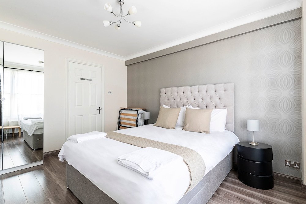 Фото Gorgeous Apartment Near Hyde Park And Oxford St