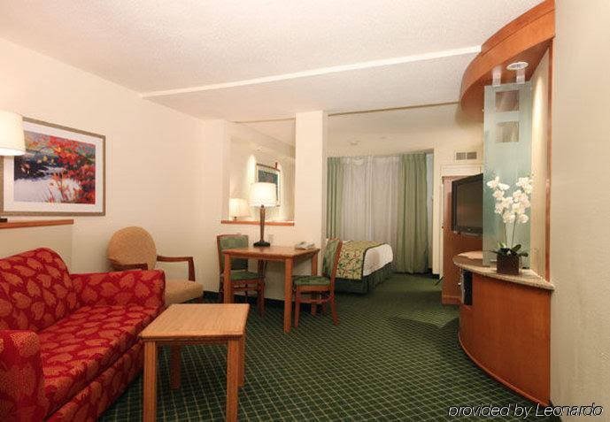 Фото Best Western Worlds of Fun Inn & Suites