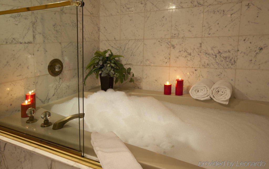 Фото Warwick Seattle