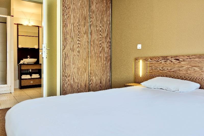 Фото Zenitude Hôtel - Résidences Magny les Hameaux