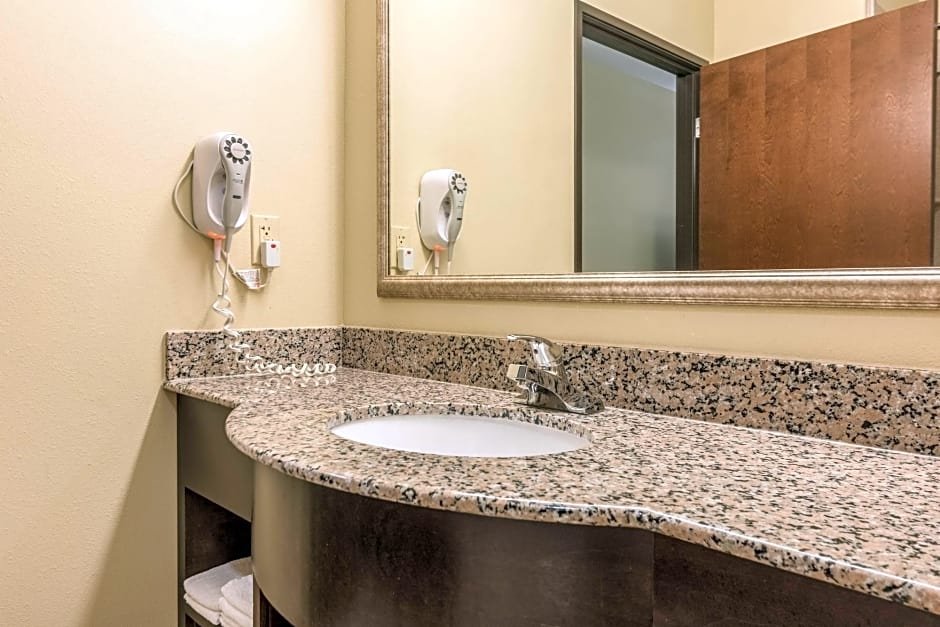 Фото Comfort Inn & Suites Scott-West Lafayette