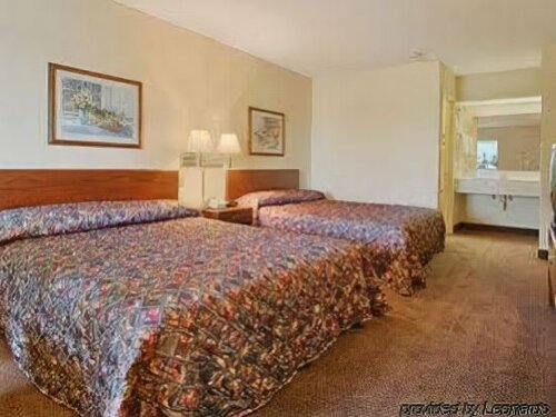 Гостиница Carolina Inn & Suites of Lake Norman в Мурсвилле