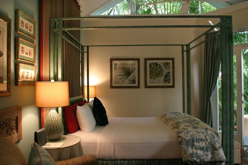 Фото The Mermaid & Alligator