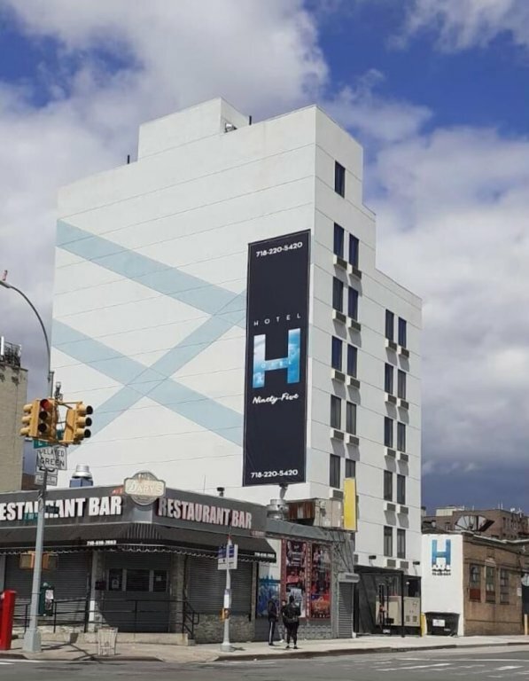 Гостиница Hotel Ninety Five Fordham St. Barnabas Hospital в Нью-Йорке