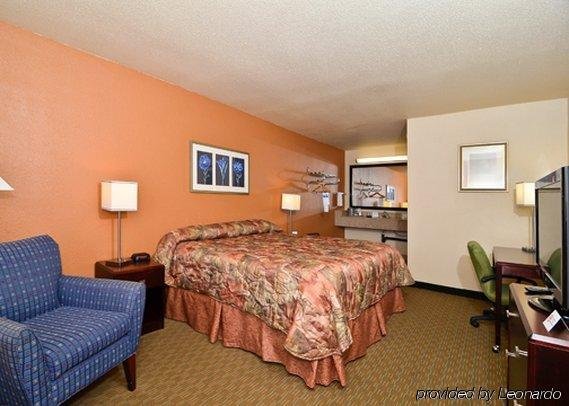 Фото Quality Inn & Suites Airport