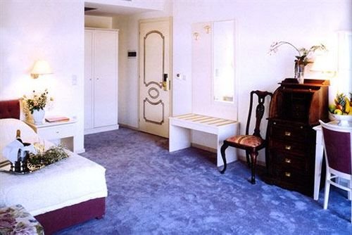 Фото Kouros Hotel