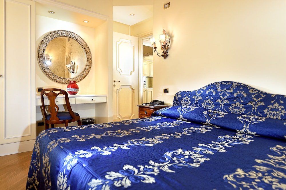 Фото Torre dell'Orologio Suites