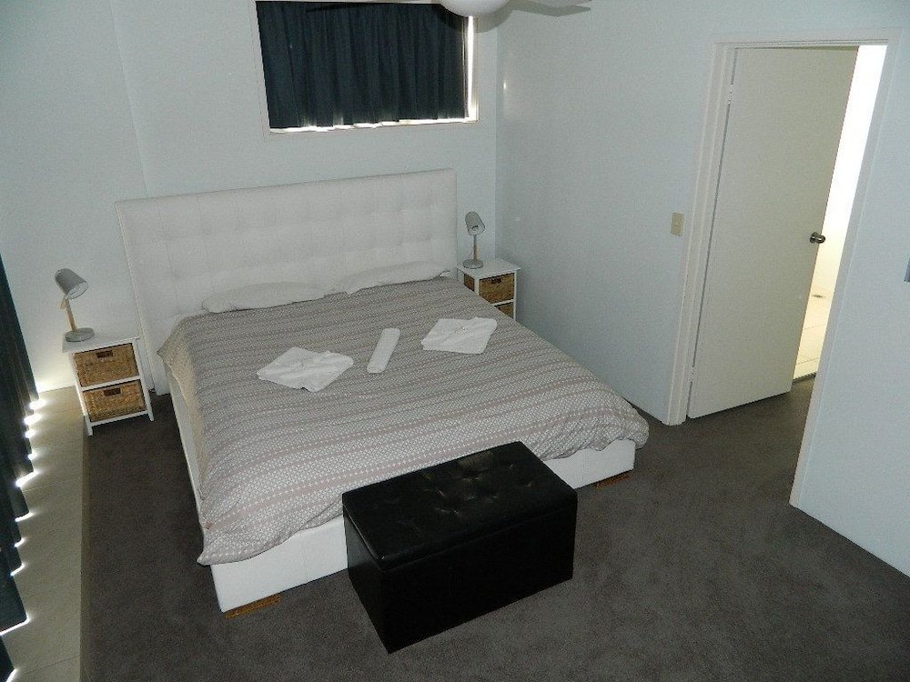 Фото Queensleigh Apartment