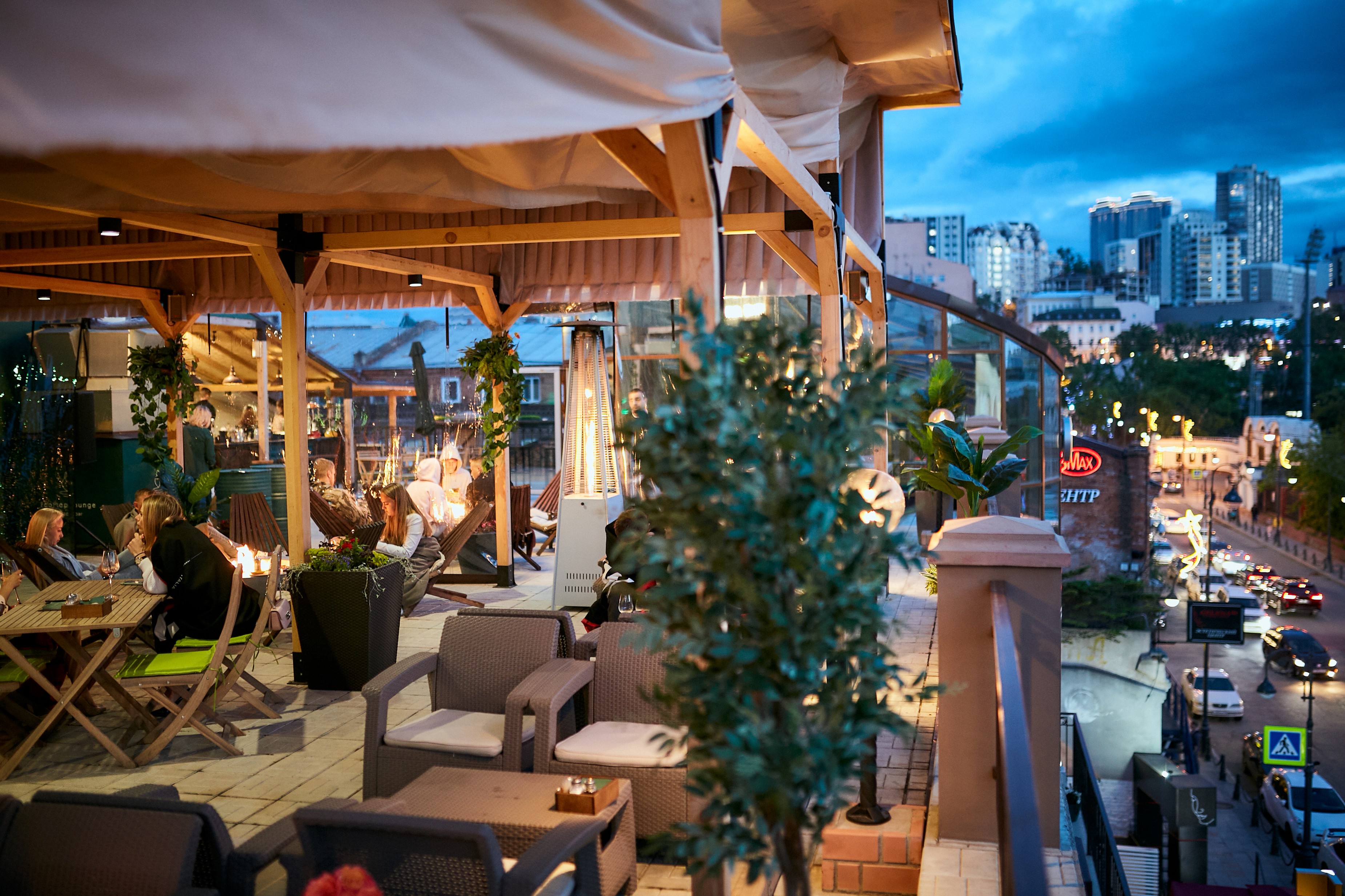 Фото V Hotel&Rooftop Lounge