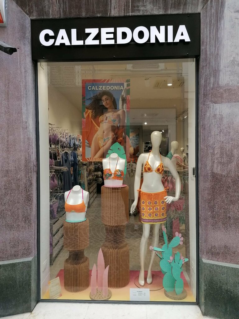 Магазин одежды Calzedonia, Марке, фото