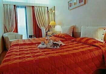 Гостиница The Park Hotel Piraeus в Пирее