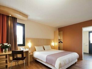 Гостиница Ibis Guingamp в Генгане