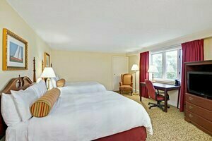 Гостиница Ramada by Wyndham Seekonk Providence Area в Кранстоне