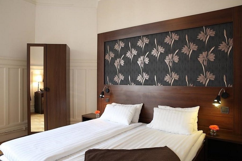 Фото Queen's Hotel by First Hotels