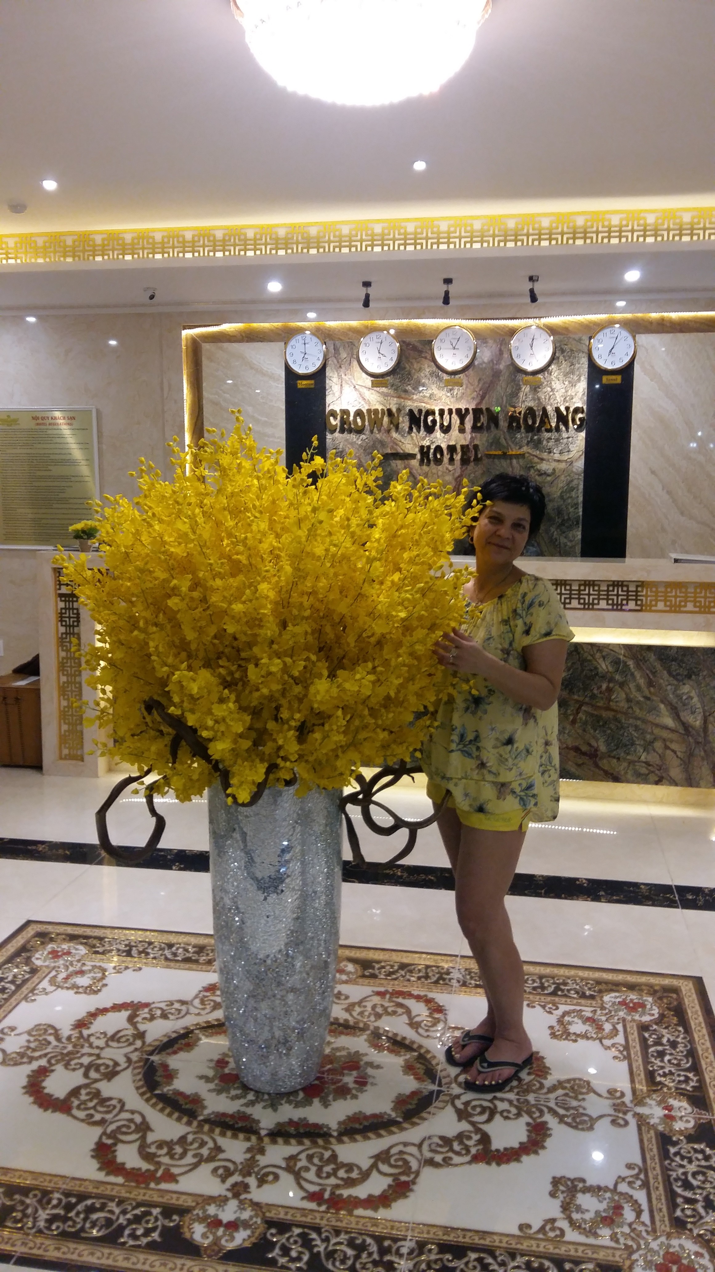 Фото Crown Nguyen Hoang Hotel