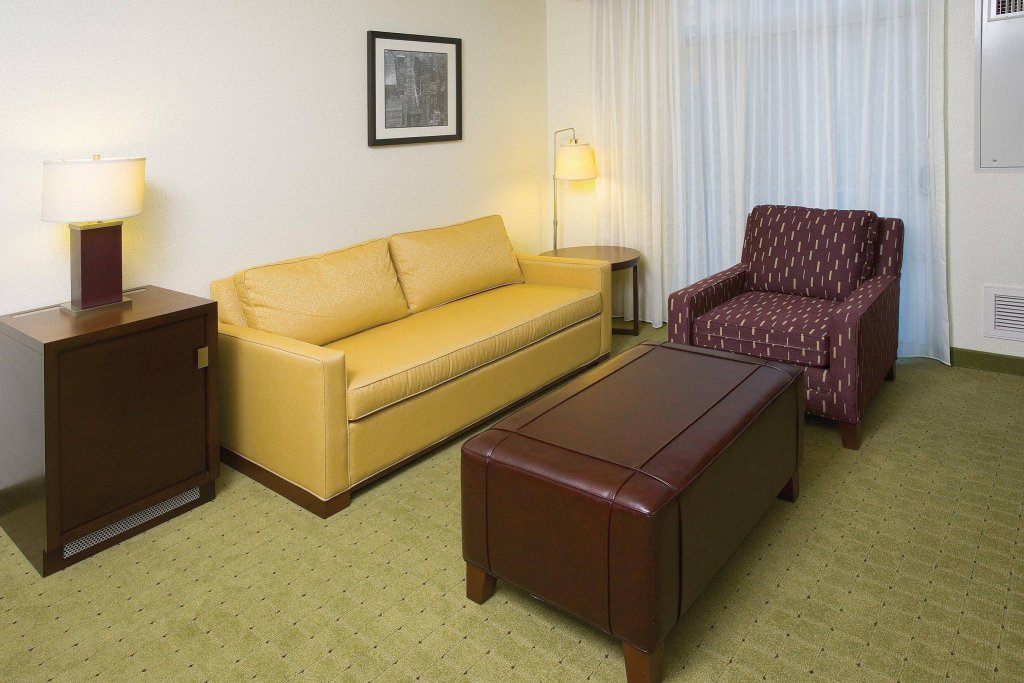 Фото Courtyard New York Manhattan/Upper East Side