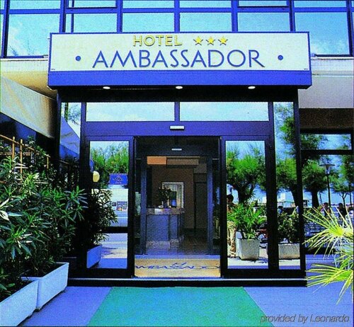 Гостиница Ambassador в Пезаро