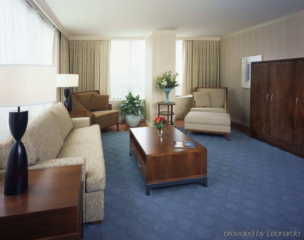 Фото The Marquette Hotel, Curio Collection by Hilton