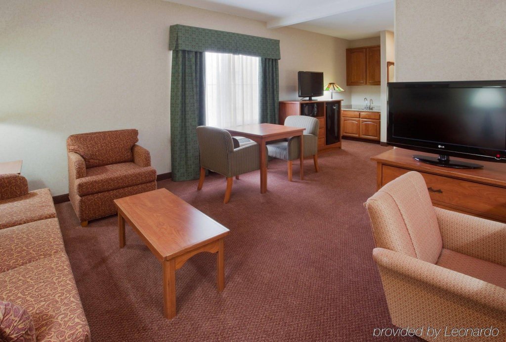 Фото Holiday Inn Express Hotel & Suites Manteca, an Ihg Hotel