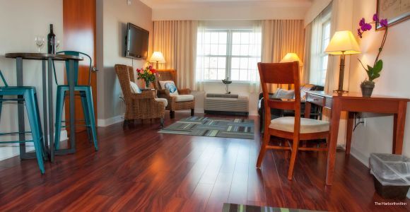 Фото The Harbor Front Inn