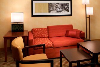 Фото Courtyard by Marriott Des Moines West Clive