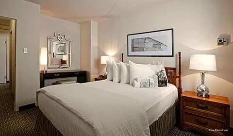 Фото State Plaza