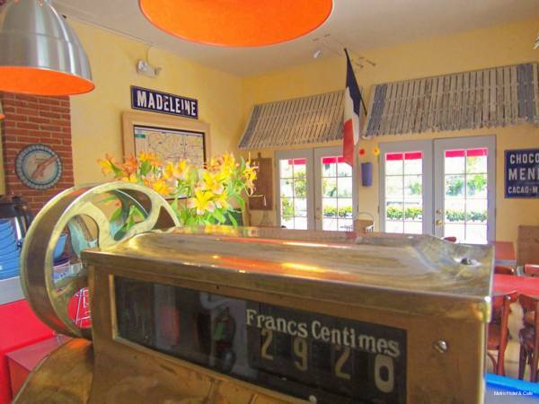 Фото Metro Hotel and Cafe