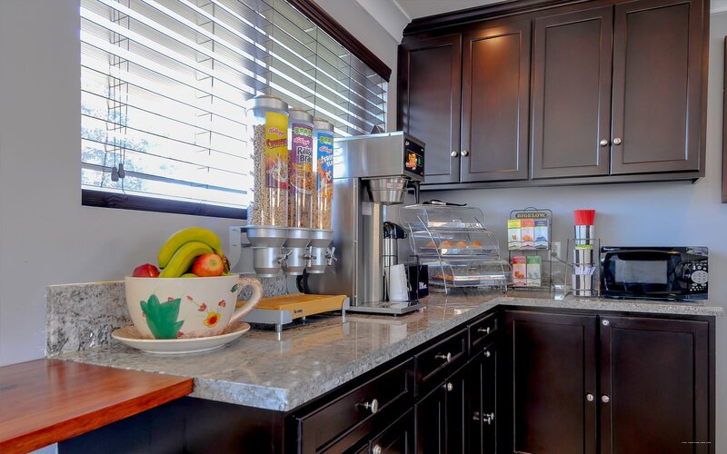 Фото Holiday Inn Express Santa Rosa North, an Ihg Hotel