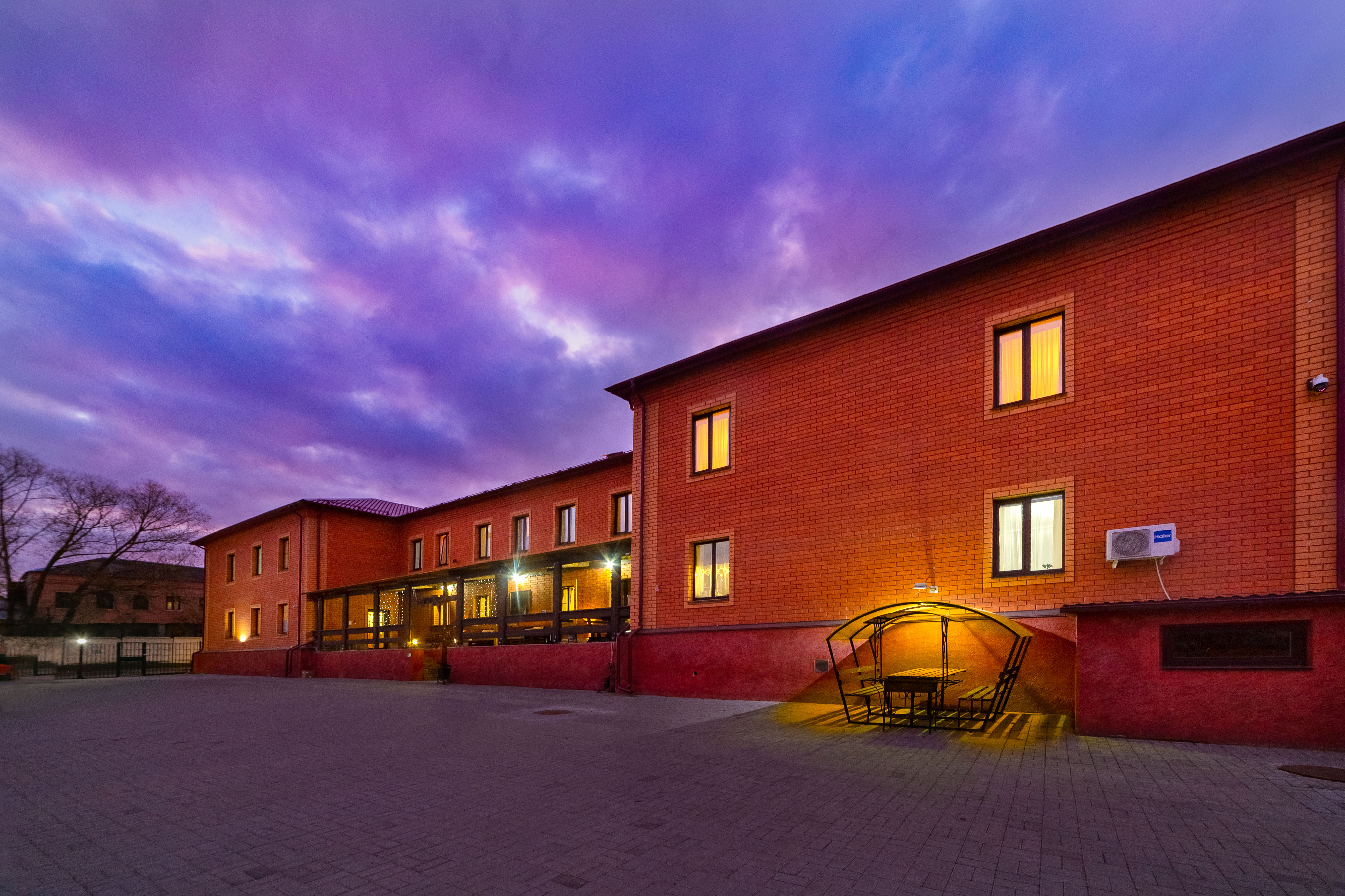 Фото отеля 2