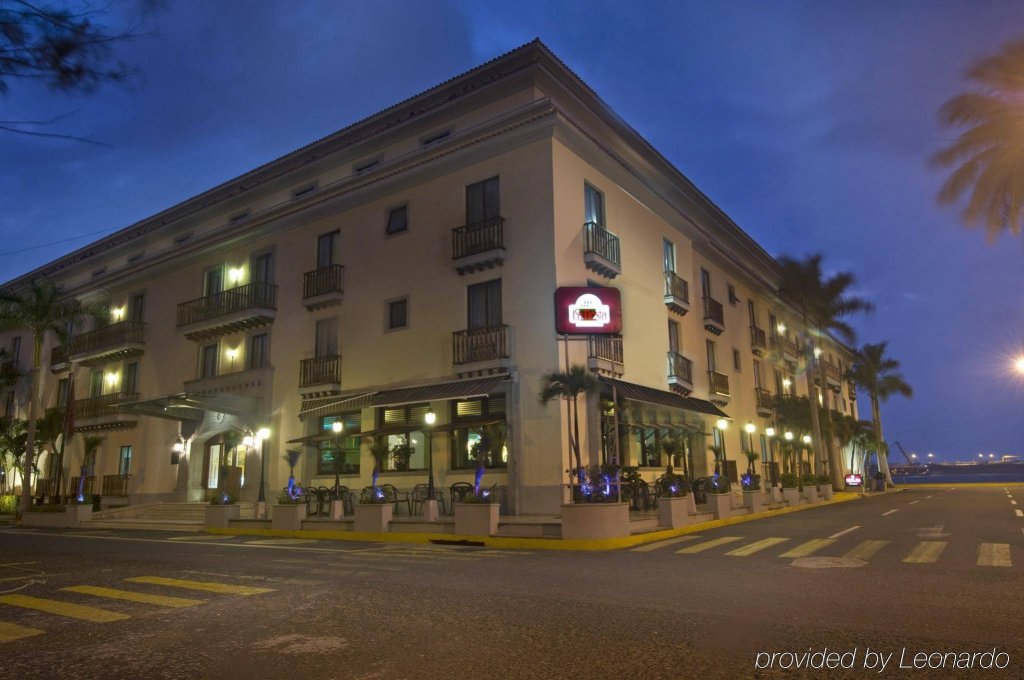 Фото отеля 1