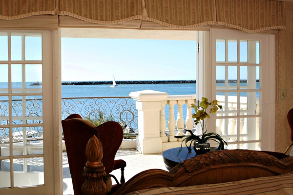 Фото Oceanside Marina Suites