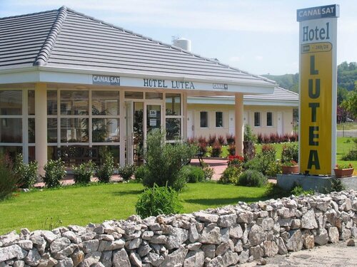 Гостиница The Originals Access, Hôtel Le Lutéa в Сене-Флуре