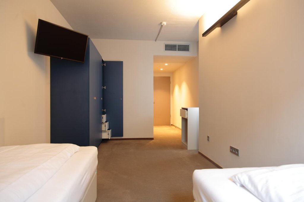 Фото Maverick Urban Lodge