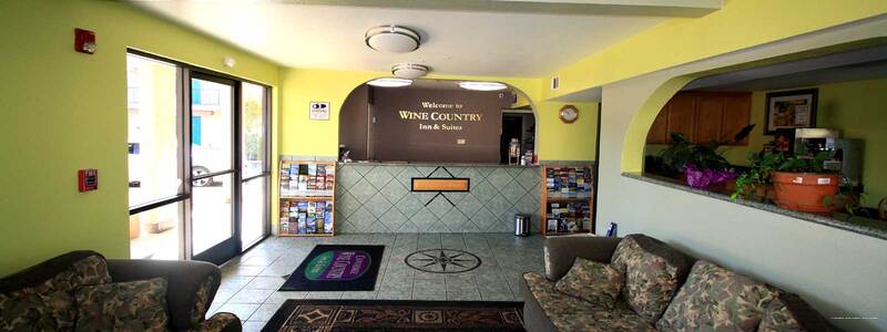 Фото Cloverdale Wine Country Inn & Suites