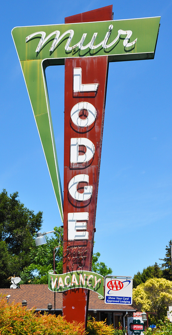 Фото Muir Lodge Motel