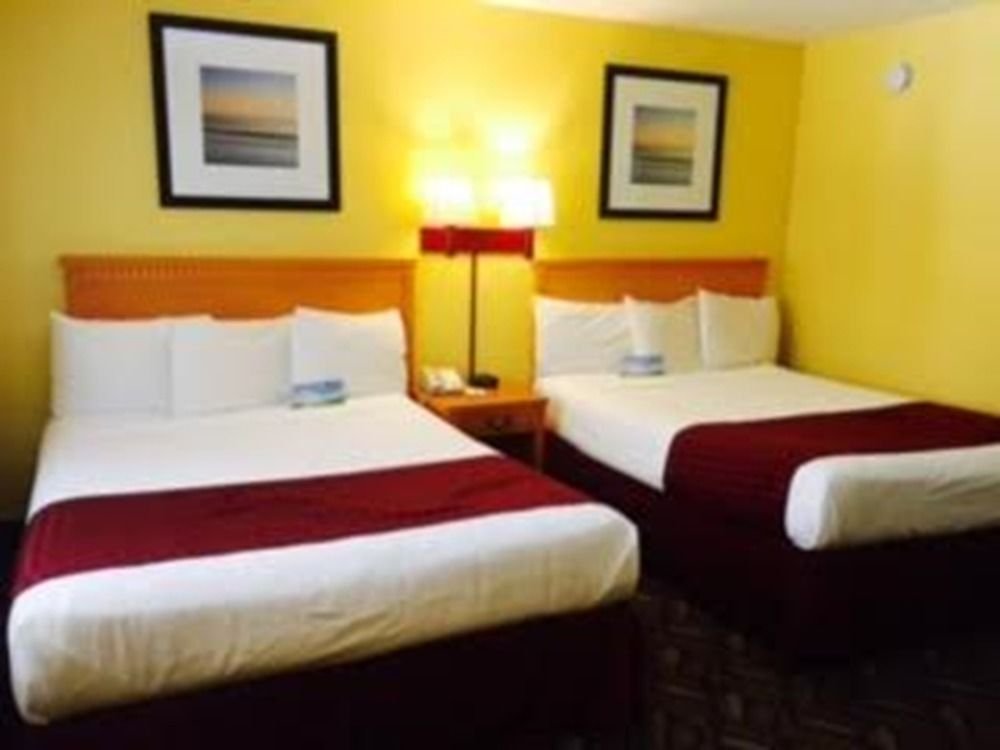 Фото Days Inn by Wyndham Redwood City
