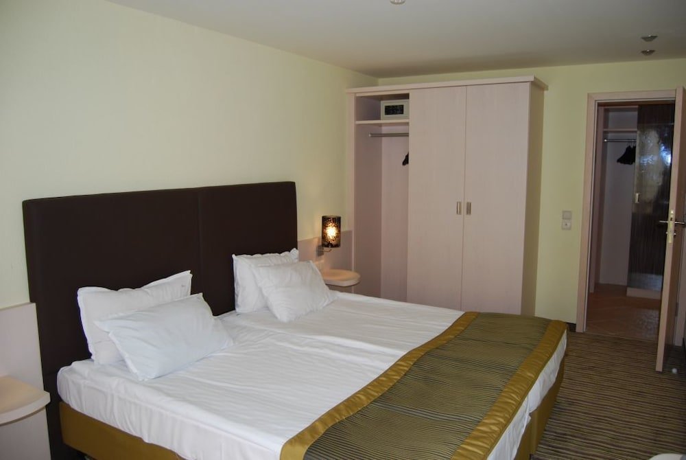 Фото Hotel Oasis