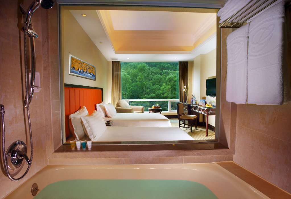 Фото Grand Bay Hotel Zhuhai