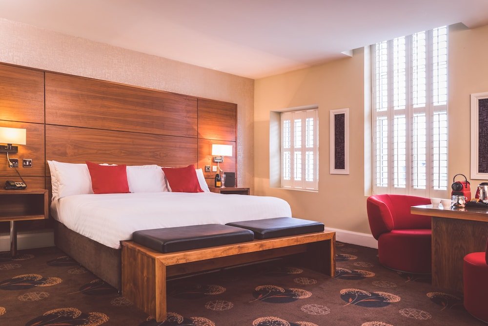 Фото Dukes at Queens Boutique Hotel